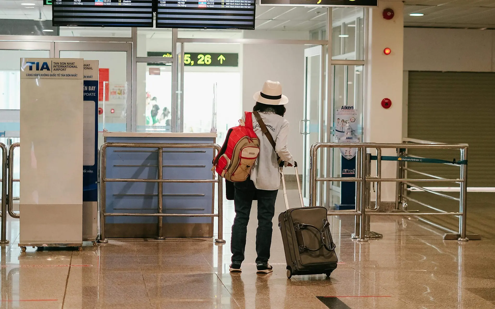 Mujer en el aeropuerto